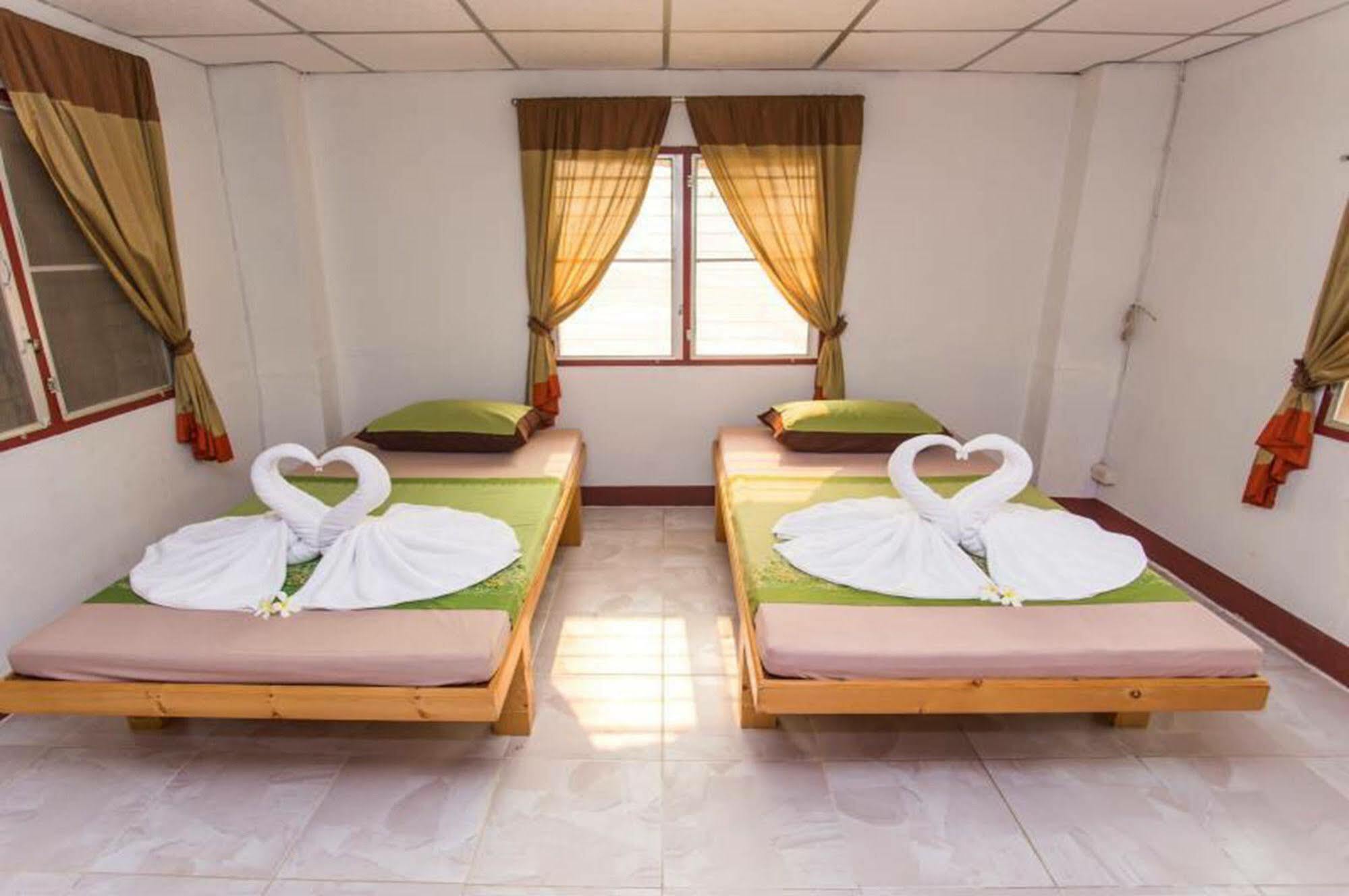 Yada Resort Suan Phueng Ngoại thất bức ảnh